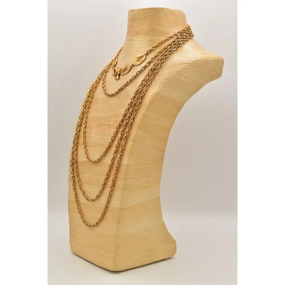 Monet stunning necklace